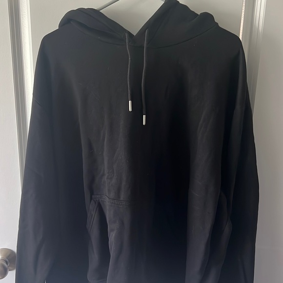 H&M Tops - H&M Oversized Sweatshirt